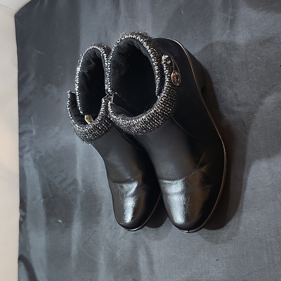 JFURY ZIPPER CLOSURE WOMEN'S ANKLE BOOTIE - Picture 5 of 15